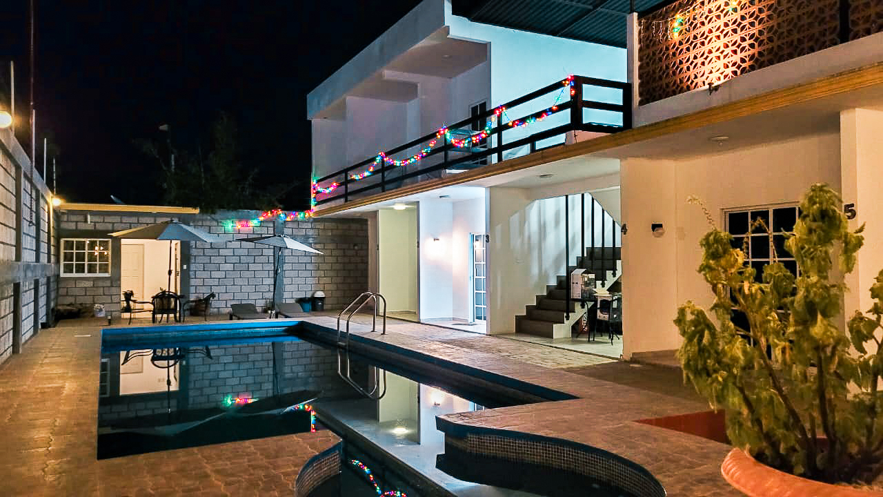 Piscina de noche